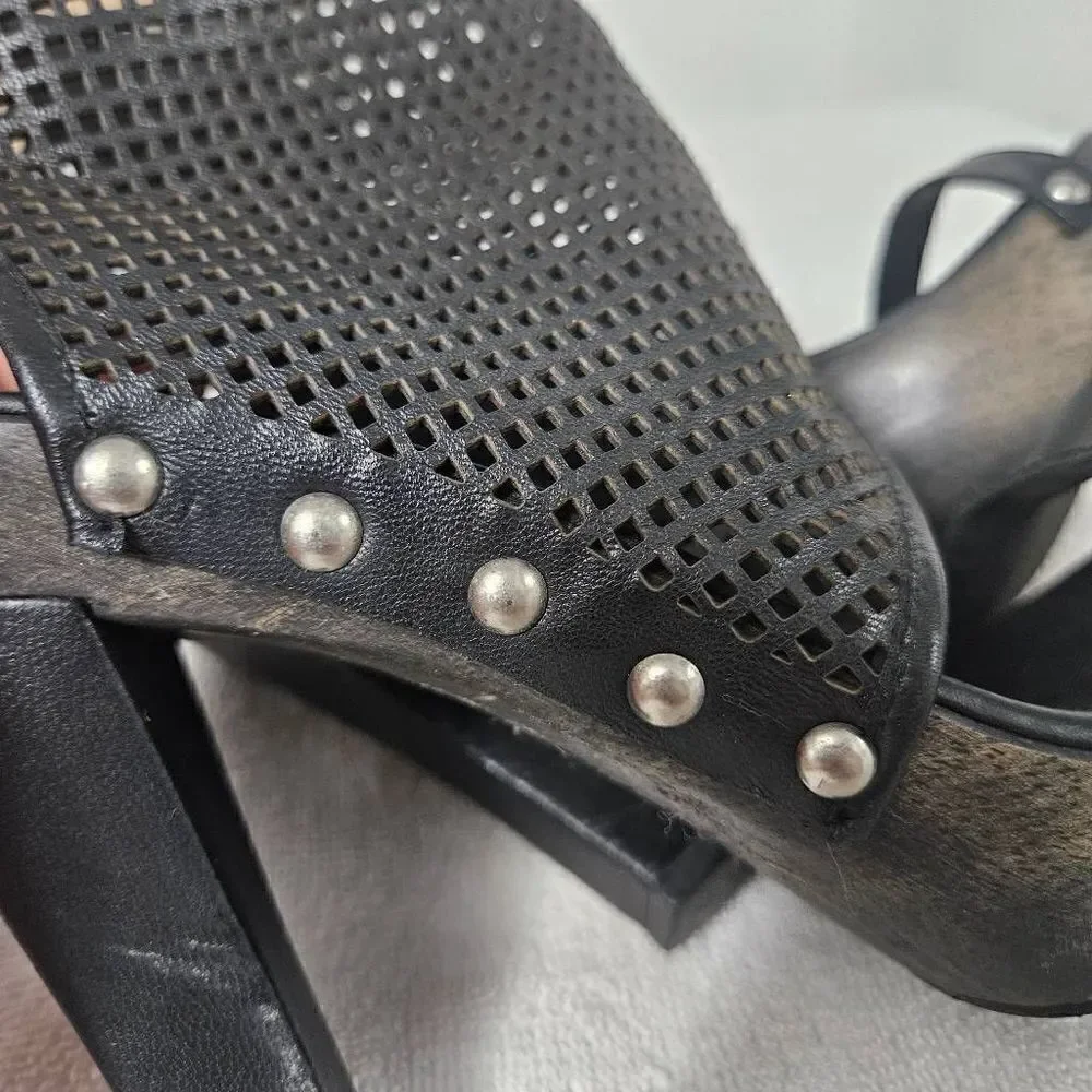 Juicy couture heels for women
